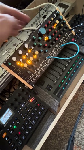 Overdriven techno #techno #elektron #synth #reels #technomusic #taiga #shorts #synthesizer