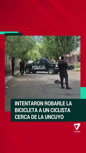 🚲 SEGUNDO ATAQUE EN LA SEMANA A CICLISTAS CERCA DE LA UNCUYO - Un ciclista fue víctima de un intento de robo bajo la modalidad “piraña” en una calle lindera al barrio Olivares, a metros de la UNCuyo. Cuatro personas —dos mujeres y dos hombres— lo interceptaron y llegaron a llevarse la bicicleta, pero la resistencia de la víctima frustró el asalto. - Las cámaras de seguridad captaron el momento en que una de las mujeres intenta huir con el rodado y es retenida por el propio ciclista. La situació