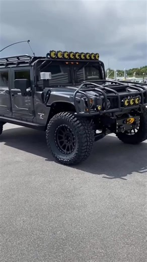 Colombia Hummer Enthusiast: Off-Road Beast Exploring with KC HiLiTES & Method Wheels!