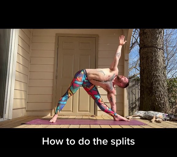Your splits tutorial from ThatYogaFvcker! Make sure you warm up for a good 30 - 45 minutes before attempting to do your full splits! #flexibleguys #yogi #maleyogi #realmendoyoga #yogisoftiktok #gay