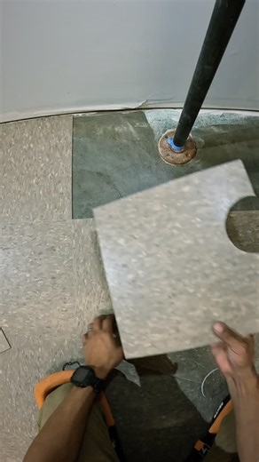 16K views · 648 reactions | Como instalar VCT de manera pro #construction #constructiontips #constructionlife #carpentry #flooring #roofing #painting | Bro's Construction | Facebook