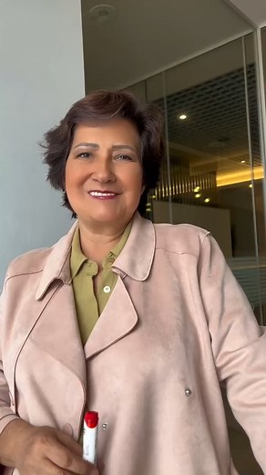 ¿Tienes dudas sobre qué debe llevar la introducción de tu tesis? En este video te muestro qué elementos incluir y cómo organizarla correctamente desde el inicio. 💬 Para más info, comunícate aquí: https://cutt.ly/mrI6TZNS | Dra. Rosario Martínez