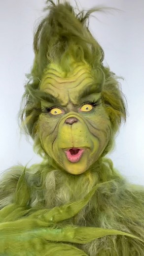 539K views · 18K reactions | MERRY GRINCHMAS! Jim Carrey’s The Grinch Inspired makeup! #reel #makeup #thegrinch #viral | Hollymurraymakeup | Facebook