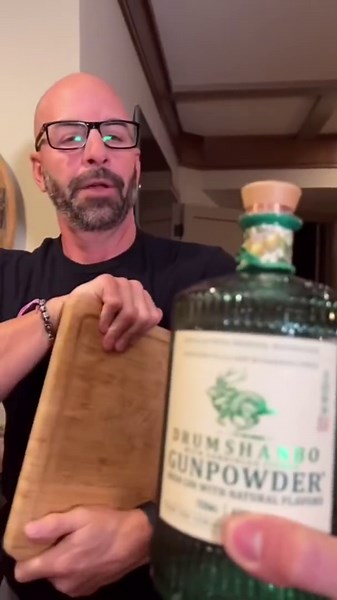 How about a FRENCH Gimlet? 🍸