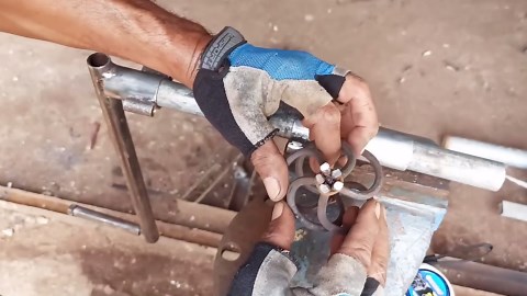 Master the Art of Crafting an Iron Turntable Basket Ornament – A Beautiful DIY Project!