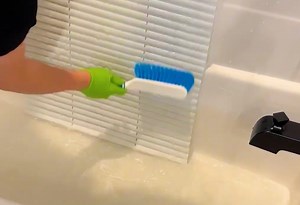How To CLEAN Blinds Efficiently | Clean That Up