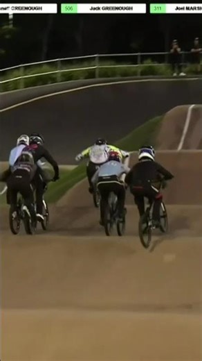 Neck and neck at the first corner 😲