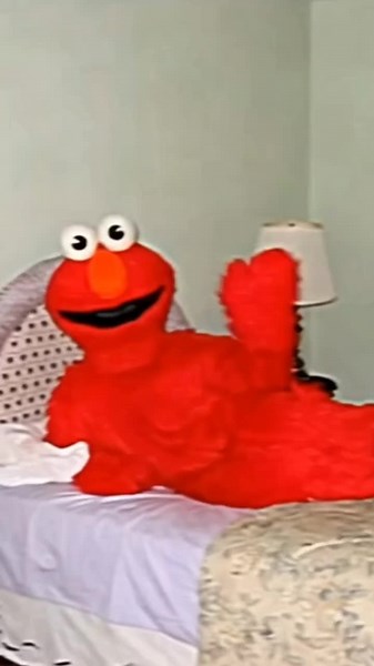 Creepy cursed video Elmo #scary #horror #creepy #scarystories #fyp #shorts #cursed #horreur #music #elmo