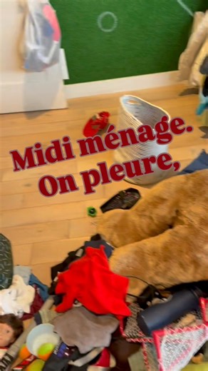 Conseil de parents: fais le garde robe de ton enfant. GARANTIE tu y l’achèteras RIEN à Noël 🎁😂 👉🏼 Si tu vois nos vidéos peux tu laisser un p’tit mot en commentaire. C’est juste pour que toutes les filles qui me suivent voient mes publications. J’apprécie graaaaciassss 💕 #famille #quebec | Mère Ordinaire Par Bianca Longpré