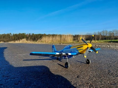 Takeoffs and landings - mini warbird Volantex 400 mm P-51D Mustang [10-12-2025]