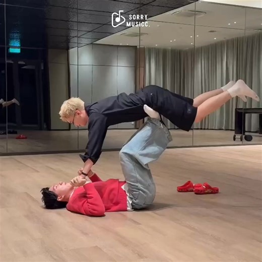 394K views · 10K reactions | Câu hỏi được đặt ra là: Đặng Thành An cho Trần Minh Hiếu bùa mê thuốc lú gì mà ẻm chấp nhận chơi trò này? | Sorry Musicc. | Facebook