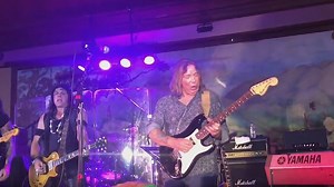 Video: IRON MAIDEN's DAVE MURRAY Performs MOTÖRHEAD, THE BEATLES Covers At Hawaii Fundraiser