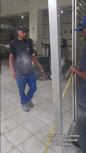 Fabricação de portão de alumínio com porta social corrediça #automobile #metalurgica #arquitetura