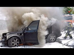 SUV brennt komplett aus - Feuerwehreinsatz PKW-Brand - Bagger musste Hydrant erst freilegen