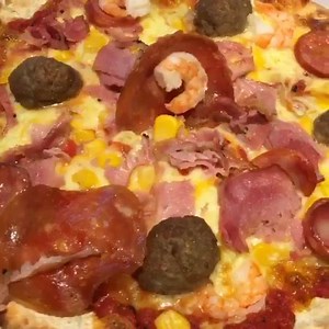 今天去吃好吃的pizza 而且是我們自己設計的食材，想加什麼料就加什麼料！推薦大家超好吃的 #pluspizza Plus Pizza 地址是：羅斯福路四段24巷5號。󾮗🏾󾮗🏾󾮗🏾󾥵󾥵󾥵󾥵󾥵󾥵󾥵󾥵󾥵󾥵 | 黑人 陳建州