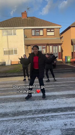 Learn Ice Skating Tips and Tricks for Beginners