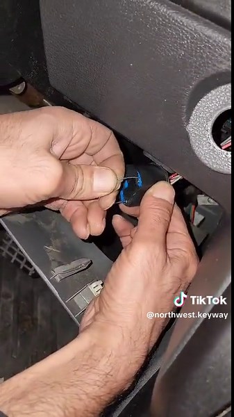 BMW owners don't want you to know this hack! #locksmith #fyp #fypシ゚viral northwest keyway 219-334-3342 1112 us hwy 41, Schererville in