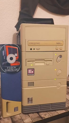 4.5K views · 66 reactions | Some Windows 95 and 98 Themes. @followers @topfans #windows98 #windows95 #themes #pc #pcretro | CODE HINT | Facebook