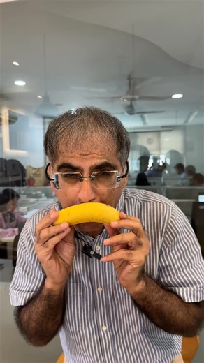 A German supermarket boosted banana sales by 58%—not with discounts, but with feelings. They put up a sign calling single bananas “sad” and shoppers rushed to rescue them. When the bananas were labeled “happy,” sales barely moved. The lesson? Emotions sell better than facts. Give your product a story, and people won’t just buy it—they’ll feel it. #Strategy #BrandStory #BusinessGrowth #Branding #MarketingGenius #BrandStrategy #BrandingSecrets #BusinessHacks #MarketingSecrets #BrandBuilding #Marke