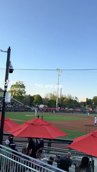 With a hot dog in hand? The perfect evening! ⚾️🌭 #ColumbusClingstones #baseball #milb #Braves #baseballszn