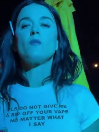 Novo vídeo de Katy Perry curtindo o segundo dia o #Coachella, na Califórnia 🔥
