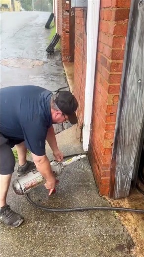 💨 High-Pressure Pneumatic Drain Clearing: Instant Downspout Unclogging