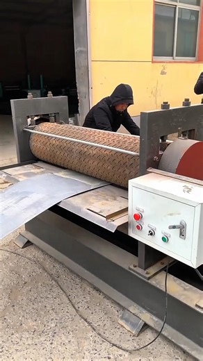 Hydraulic Plate Rolling Machine Operation | Metal Fabrication 2026#youtubeshorts