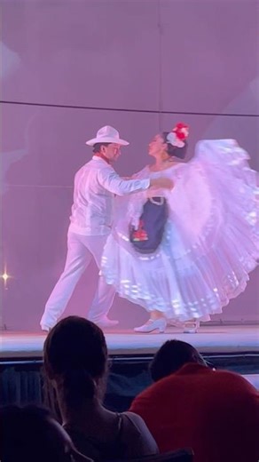 AMAZING *LIVE* DANCE SHOW in MEXICO!!! #shorts #amazing #dance #show #mexico #party #live #fun #fyp