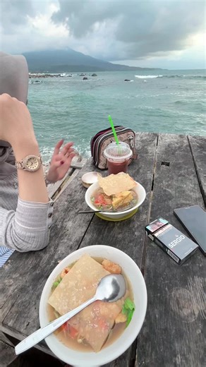 Menikmati Keindahan Pantai Kalianda di Lampung Selatan