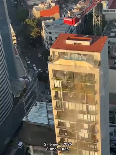 🚨 ÚLTIMO MINUTO | VIERNES 2 DE ENERO DE 2026 🚨 Un sismo de magnitud 6.5 se registró la mañana de este viernes, alrededor de las 9:00 a.m., con epicentro en las cercanías de Acapulco, Guerrero. El movimiento telúrico fue percibido en diversas zonas del país, incluyendo Acapulco y la Ciudad de México, generando momentos de alarma entre la población. Hasta el momento, autoridades no han reportado daños mayores ni personas lesionadas, y se mantiene el monitoreo ante posibles réplicas. ⚠️ Se recomi