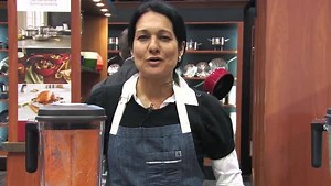 Tess Masters of The Blender Girl is showing off our new Pro Line® Series Blender at the International Housewares Association Housewares Show. | KitchenAid