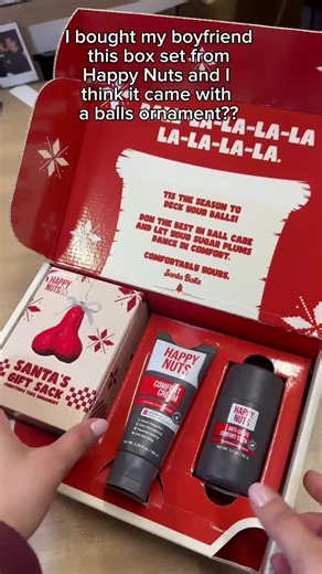 Nothing says happy holidays like Santa’s Gift Sack🥜🎁 #happynuts #holidayboxes