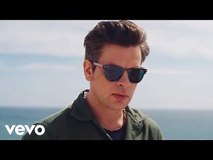 Volver - Benjamin Biolay clip à découvrir sur TrackMusik