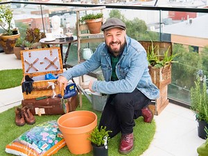 The Essential Gardening Tools For Apartment Gardeners