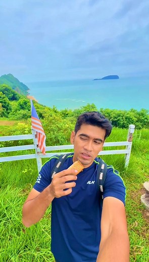 Datang Besut wajib cuba trip ni. Makan Nasi Dagang Su Jak lepas tu hiking bukit Bubus, boleh main paragliding dan buai atas puncak bukit. Satu Jumaat satu bukit. #terengganu #hiking #travel | Senok Perut