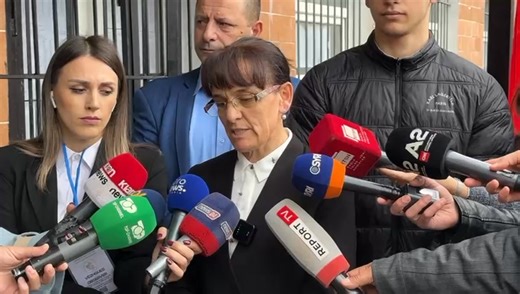 Kandidatja e pavarur për bashkinë e Matit, Suzana Pasha e konsideron procesin e votimit të qetë. | Reporter.al