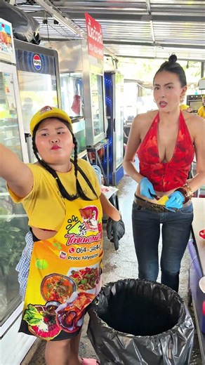 WoW-Thai Street Food