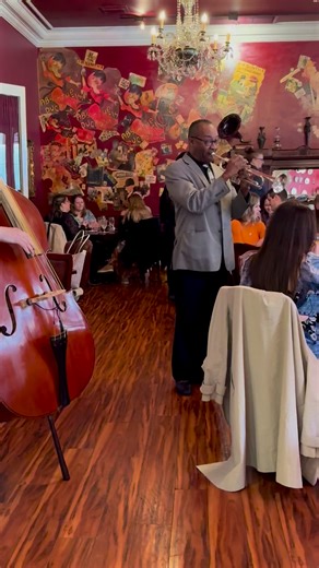 A joyful touch of music from our Sunday Jazz Brunch featuring Jamil Sharif, John Eubanks and @andyreidrhythms. | Muriel's Jackson Square