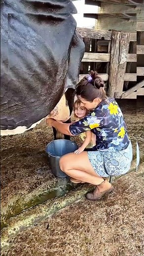 Adorable Baby Girl Learning to Milk Cow with Mom! 🐄❤️ | Farm Life | Cute Moments" #rurallife #shorts