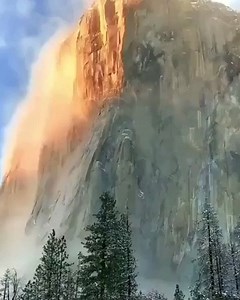 At more than 3,000 vertical feet of sheer rock granite, El Capitan is a beacon for visitors, a muse for photographers and one of the world’s ultimate challenges for climbers. Best time to see it? Any day of the year. In winter time the swirling mists of the valley give El Capitan an almost mystical quality. In spring you can enjoy the lush meadows surrounding the base of El Cap and picnic in the shadow of this beautiful giant. | Travel Guide