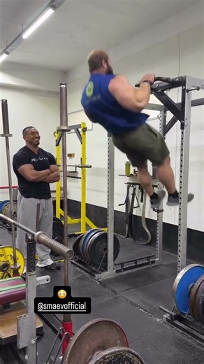150kg bodyweight + pull-ups? Andrey Smaev under Larry Wheels’ gaze