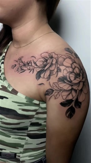 Flower Tattoo Ideas for Tiny Ink Designs