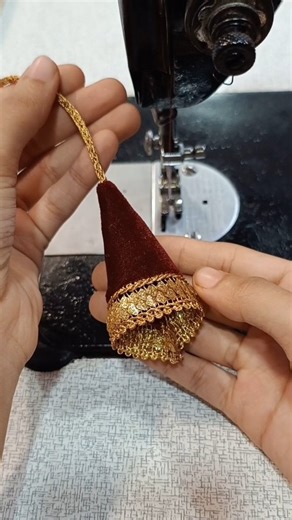 Bibisifa on Instagram: "Lace Tassel Making | Easy Method✨♥️ . . #viralreels #trendingreels #tassels #sewingtutorial #latkan"