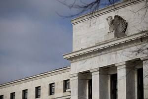 Is an inverted yield curve a "powerful signal" of recessions?