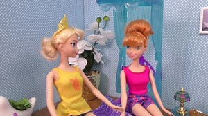 Toddler Elsa CAN'T Sleep ! Elsa and Anna toddlers - bedtime - night time
