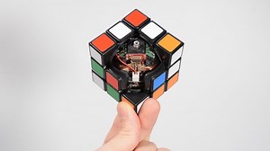 A Very Clever Robotic Rubik's Cube That Solves Itself