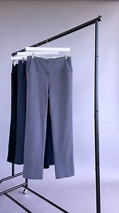 Elliot Staples, our Head of Design, reviews the two most important features of our Smooth-Fit pants (aka one of our most versatile styles). Shop now: http://ms.spr.ly/6188sq6Tn | J.Jill