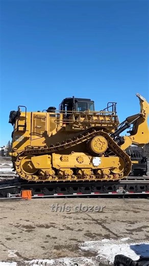 Caterpillar D11 Bulldozer in Action Worlds Most Powerful Dozer Pushing'['✓]'Massive Loads