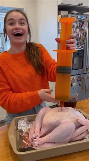 💉 GIRL stabbed the turkey with a big shot! #ThanksgivingPrep #shorts