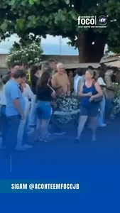 🚨 VEJA O ÚLTIMO ADEUS AO MENINO MIGUEL MACHADO, MORTO PELO PAI A cidade de Itumbiara, no sul de Goiás, segue profundamente abalada após a tragédia registrada na madrugada desta quinta-feira (12). O secretário municipal de Governo, Thales Machado, é apontado como autor dos disparos que tiraram a vida do filho Miguel Araújo Machado, de 11 anos, e deixaram o irmão, Benício Araújo Machado, de 8 anos, gravemente ferido. Após o crime, ele cometeu suicídio. O caso gerou forte comoção na cidade, especi